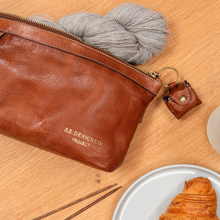 RE:Designed Project 4 - Lille Clutch taske i Walnut læder