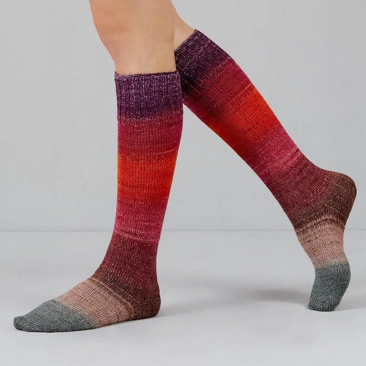 Echoes - 1519 - Håndfarvet Strømpegarn - Gusto Wool Garn