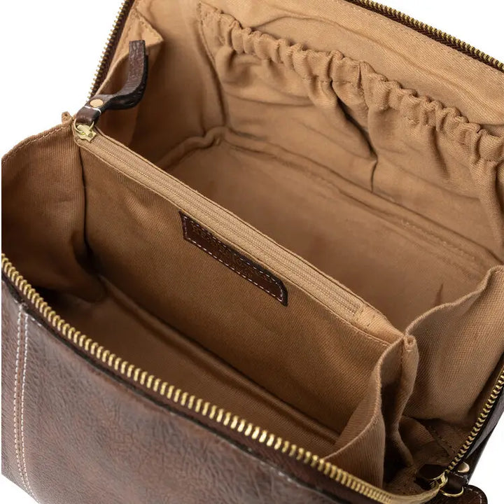 RE:Designed Project 9 - Lille Projekttaske i Woodsmoke læder