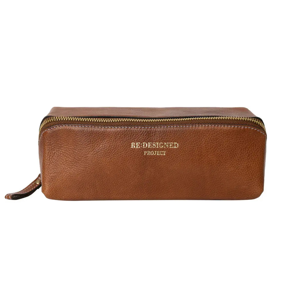 RE:Designed Project 41 - Penalhus i Walnut læder