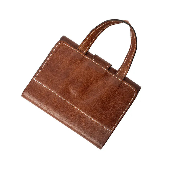 RE:Designed Project 66 - Strikkepindsopbevaring i walnut læder