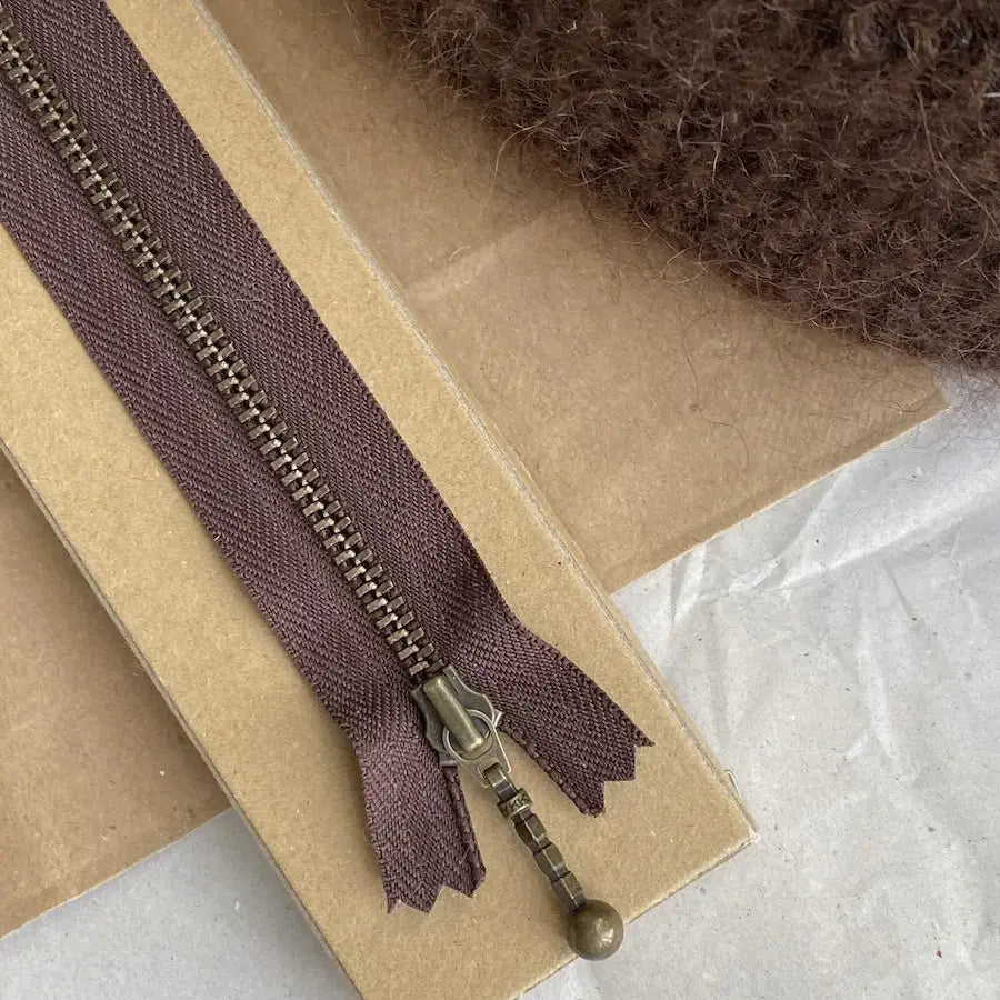 PetiteKnit - Lynlås 23 cm - Chokoladebrun