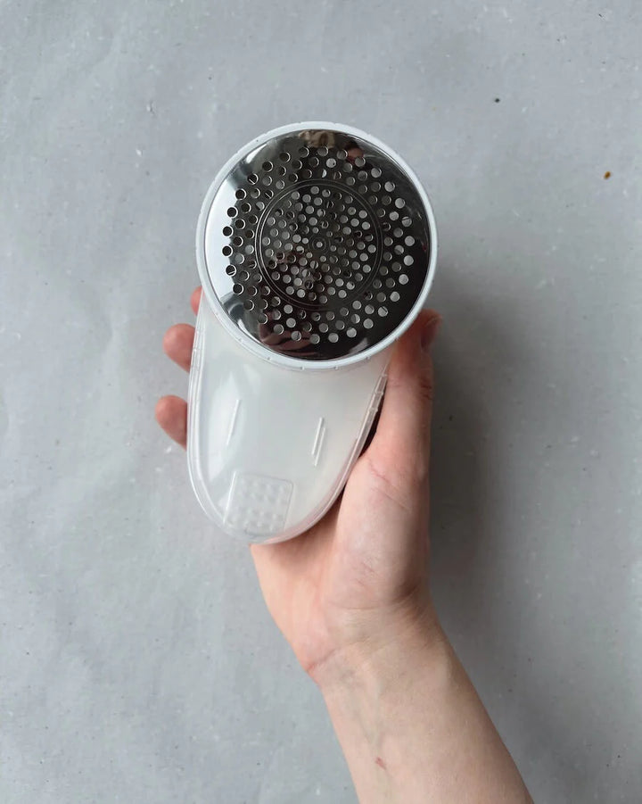 PetiteKnit - "Refresh Your Knit With PetiteKnit" - Lint Remover